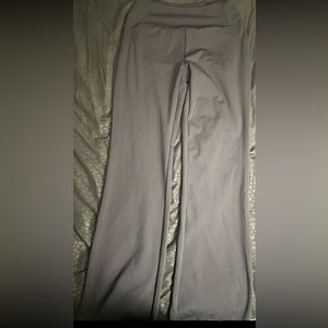 New black active pants